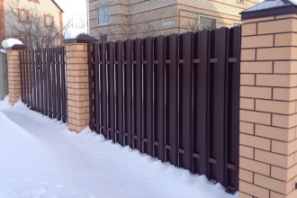 Забор из евроштакетника в шахматном порядке 30 метров фото в Хотьково